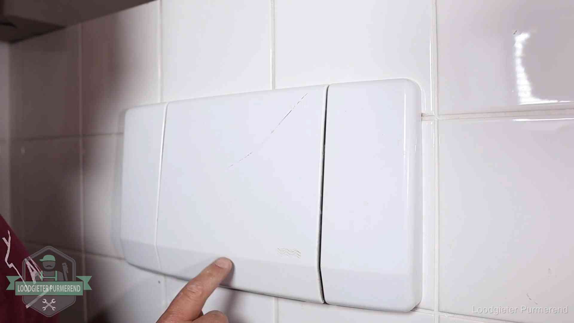 Oorzaken van een verstopte wc in Purmerend Bedieningspaneel van een inbouwreservoir van een hangend toilet in Purmerend